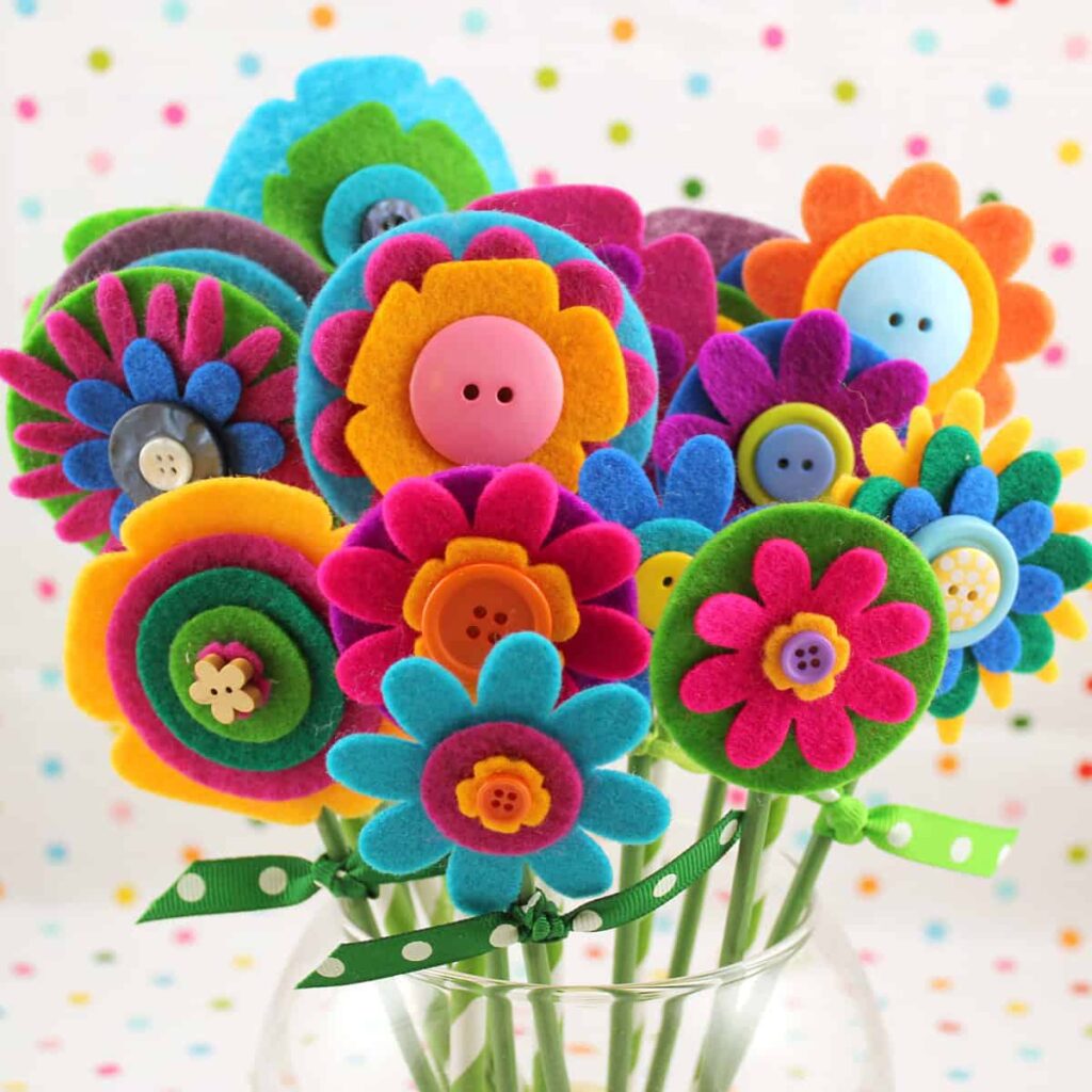 Felt-Flowers-DIY-Mothers-Day-Gift-Idea